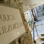 Center Διαμέρισμα *