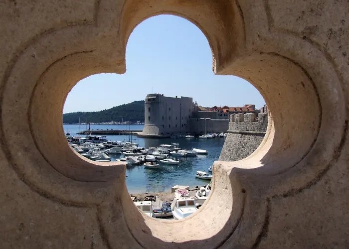 Διαμέρισμα Center *